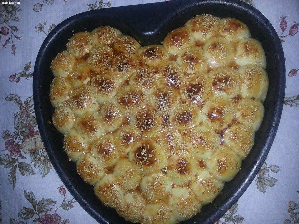 خلية النحل  بالعسل